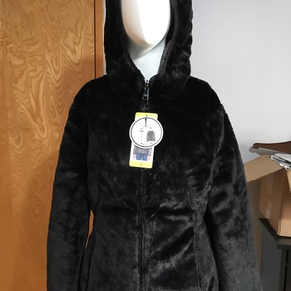 Andrew Marc Reversible Puffer Jacket - Picture 8 of 9